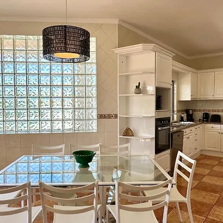 Villa Abby - Private Pool - 11 Guests - Albufeira
